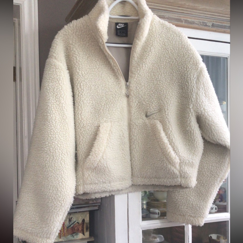 NIKE Women's Cream Sherpa Jacket, M